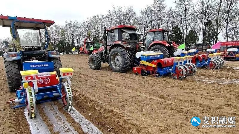 河南联合收割机作业流程解析：效率与细节并重